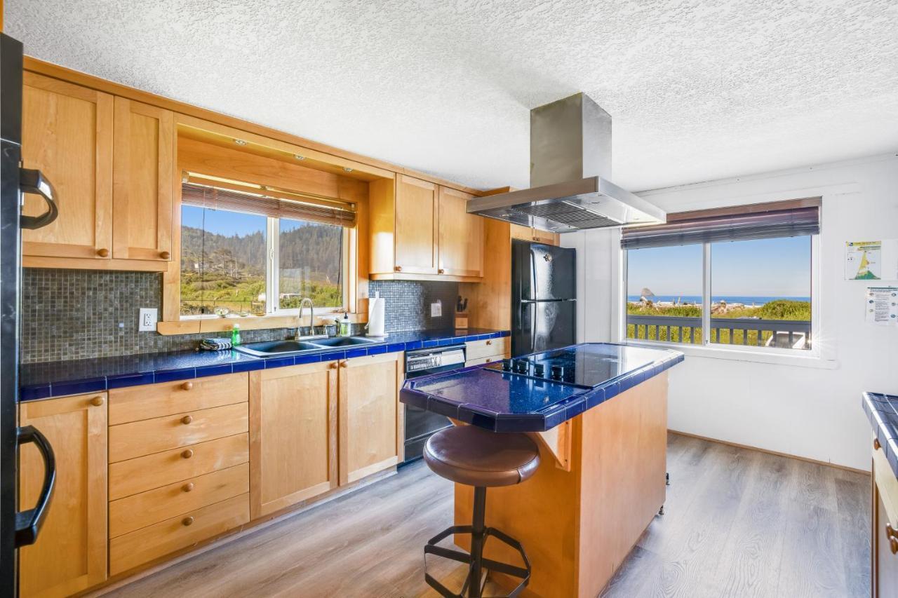 Cape Meares Beach Getaway エクステリア 写真