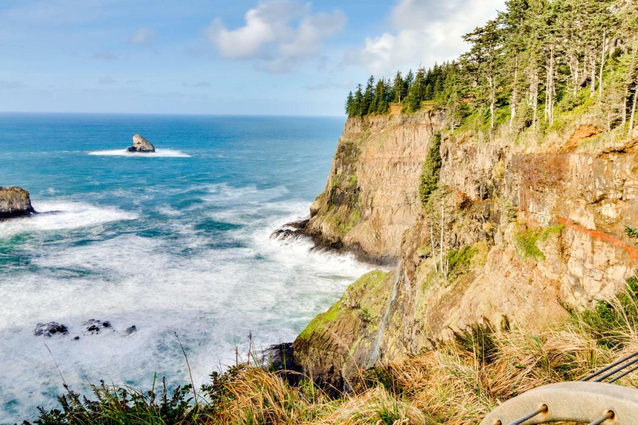 Cape Meares Beach Getaway エクステリア 写真