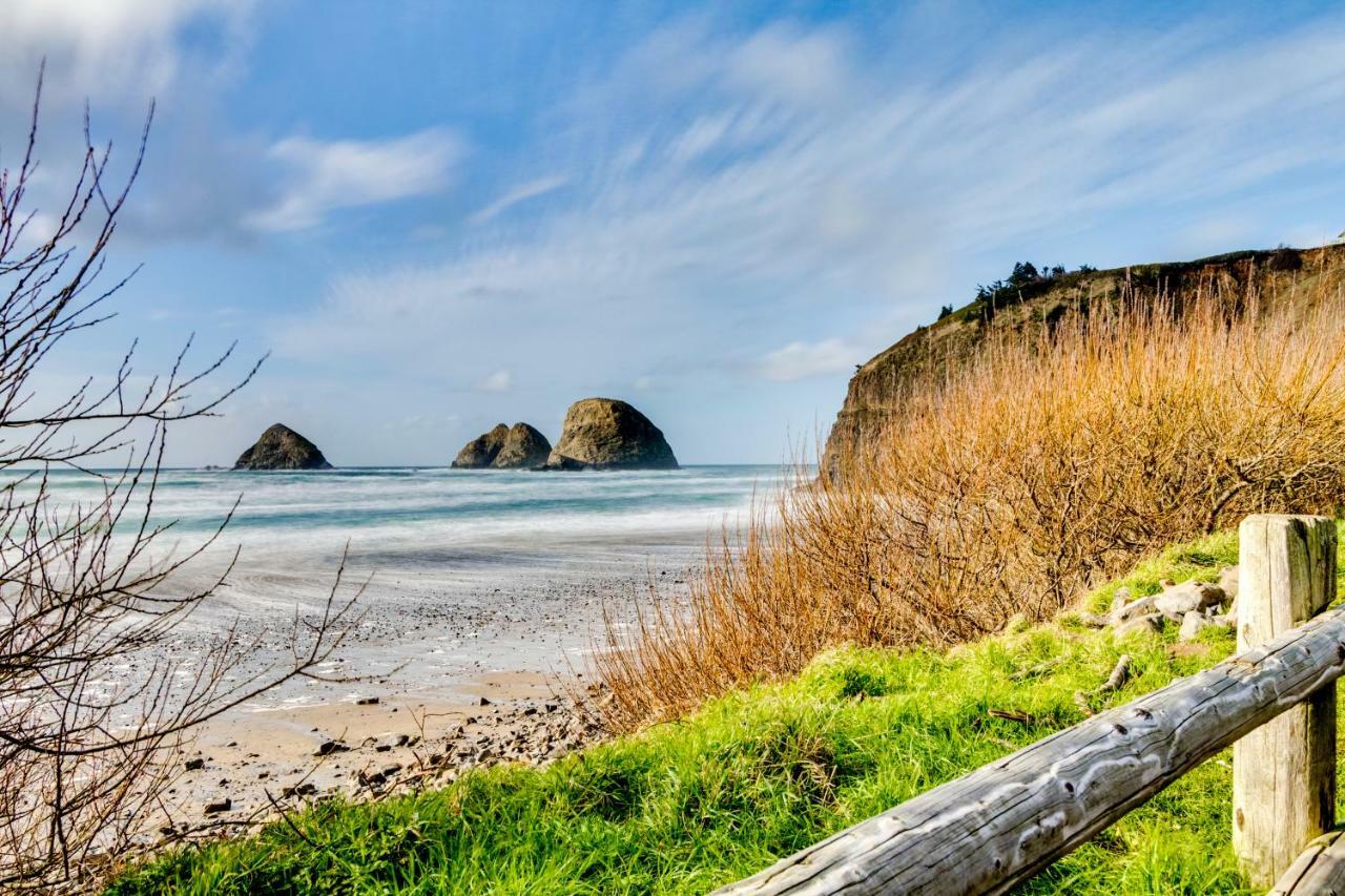 Cape Meares Beach Getaway エクステリア 写真